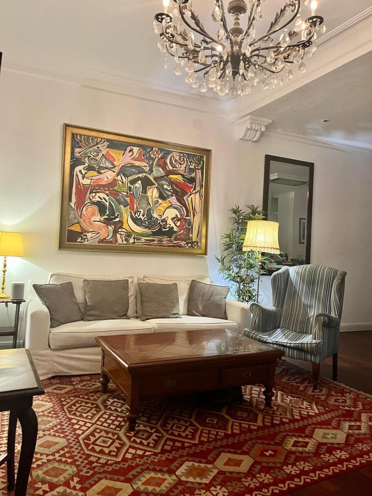 Small Stylish Room With Comfortable Queen-Size Bed In Very Large, Beautifully Decorated Shared Flat In The Historic Centre Of Malaga Exterior photo